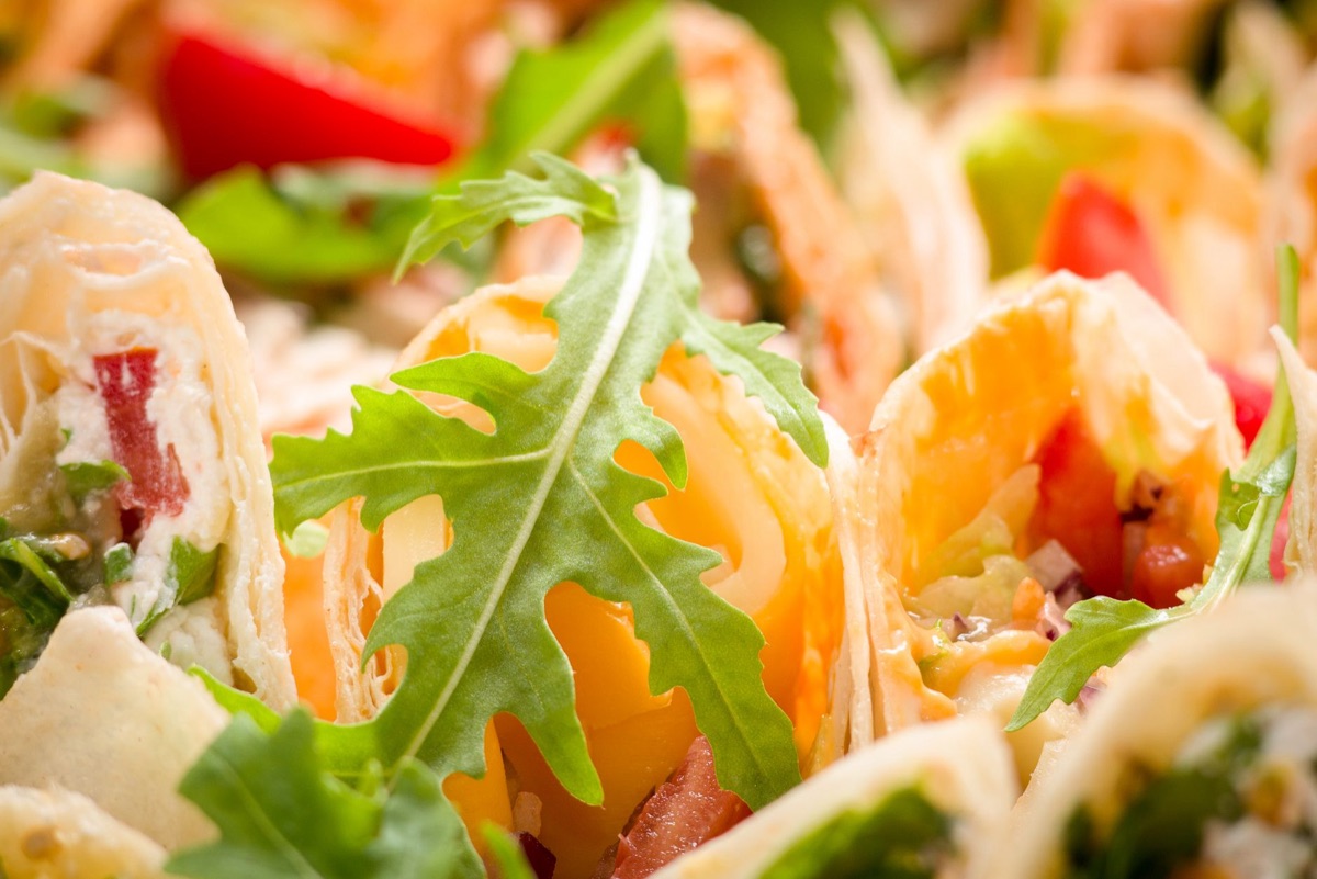 hojas de lechuga frescas para preparar wraps al estilo ssam