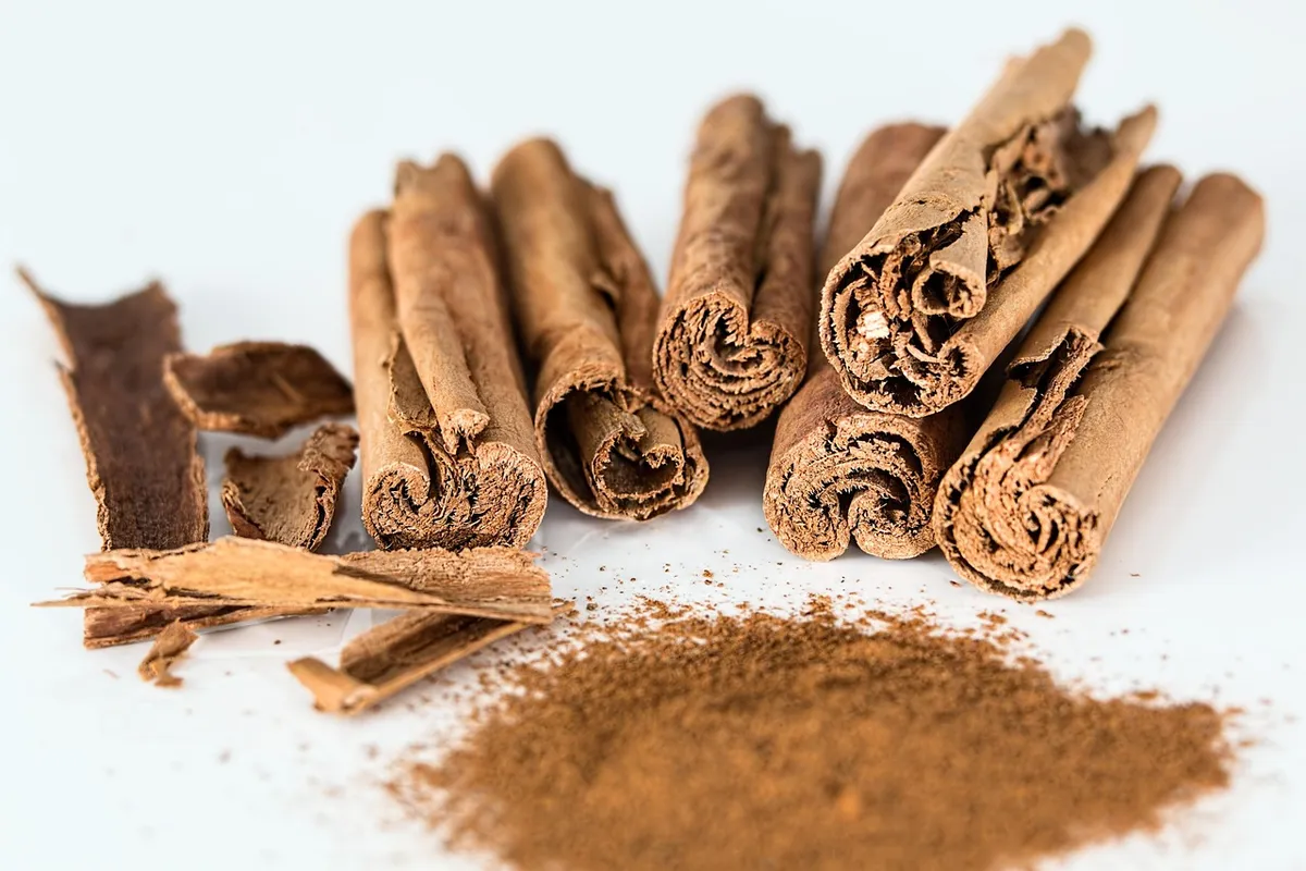 cinnamon stick, cinnamon powder, spice, flavoring, cinnamon, cooking, seasoning, ingredient, cassia, canella, food, aroma, cinnamon, cinnamon, cinnamon, cinnamo