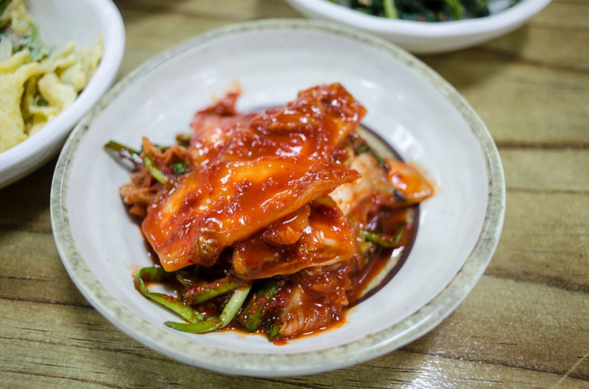 Col hueso de kimchi fermentado