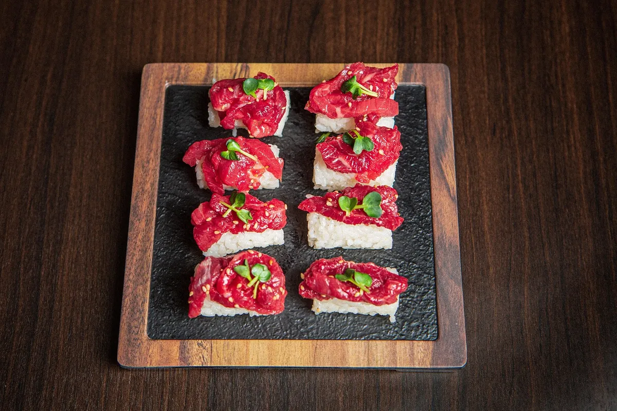 yukhoe, beef, dish, food, meal, cuisine, sushi, korean beef, korean cuisine, korean food, korean, tasty, delicious, tamradam, yukhoe sushi tamradam, yukhoe, yuk