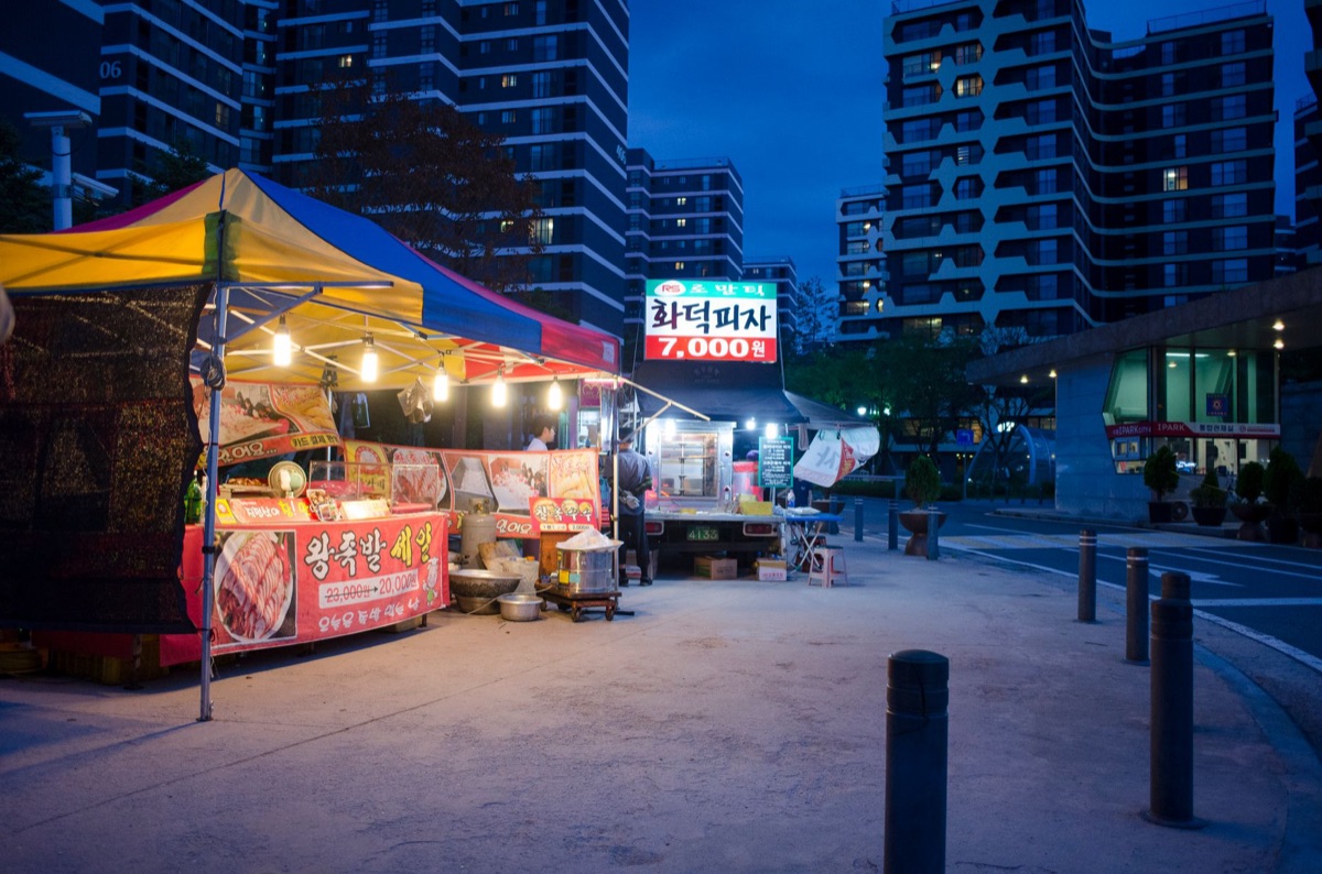 Vendedor de comidas típicas coreanas