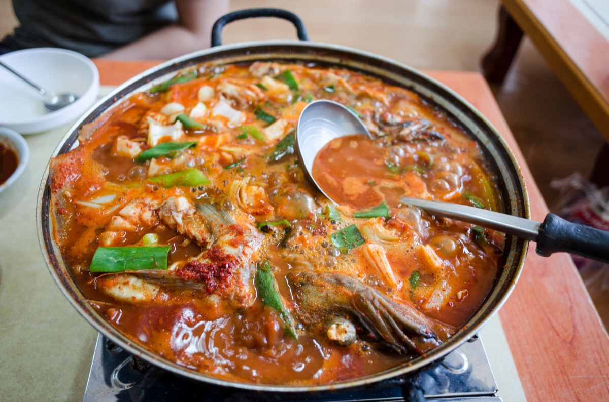한국 길거리 음식, 김치 끓이기